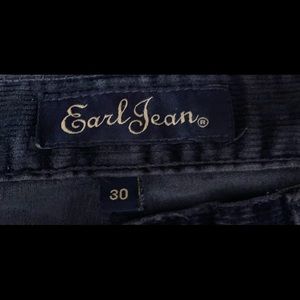 Premium denim. Vintage Earl corduroy jeans. Dark blue.